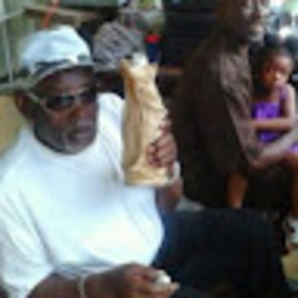 Meet your Posher, Luvenia - Picture 1 of 1